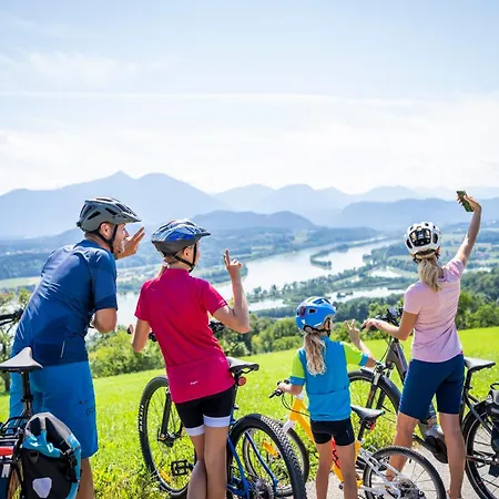 Penthouse 1511 Gerlitzen - In -ski Out! Apartment Treffen